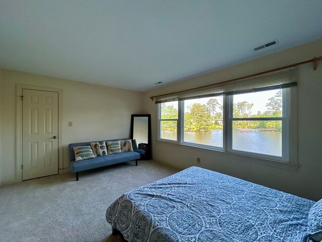 Building Photo - 805 De La Fayette Ct