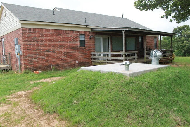 Building Photo - 1+ Acre - Choctaw-Nicoma Park Cutie!