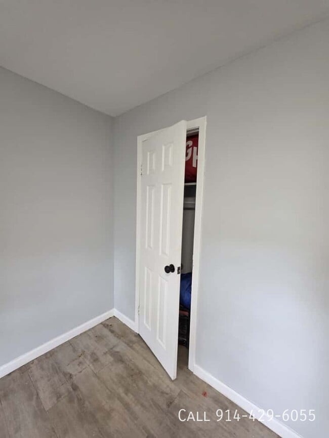 Building Photo - 176 Webster Ave