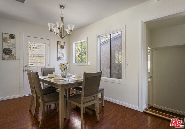 Building Photo - 2723 Ballard St