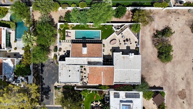 Building Photo - 4440 E Camelback Rd