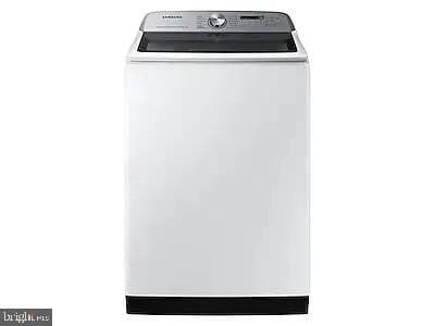 Building Photo - 25065 Riding Center Dr