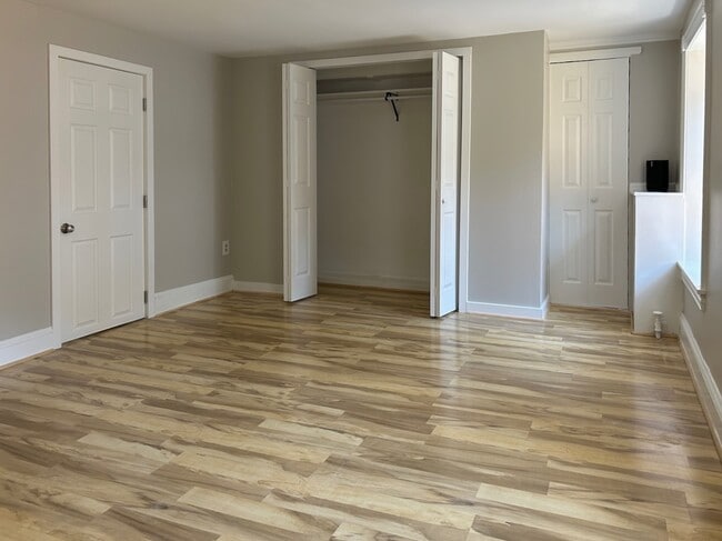 Building Photo - 131 Pensdale St