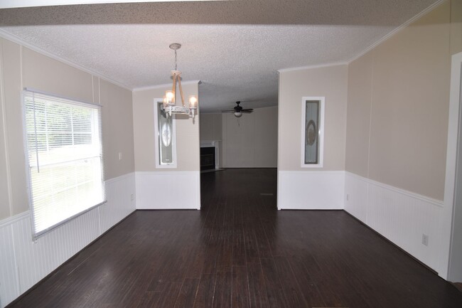 Building Photo - Spacious 3-Bed, 2-Bath Manufactured Home o...