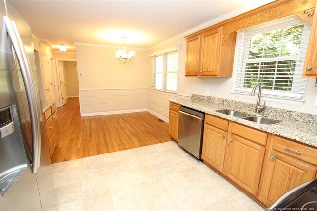 Building Photo - 1427 Seminole Trail