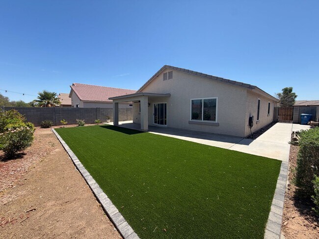 Building Photo - 11206 W Chase Dr