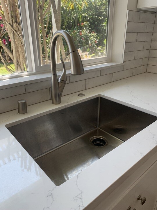 Building Photo - 4415 Stanbridge Ave