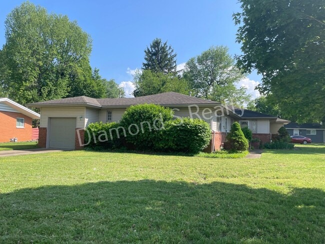 Building Photo - LOCATION! LOCATION! LOCATION!  South Springfield Duplex Available!