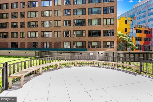 Building Photo - 1133 14th St NW