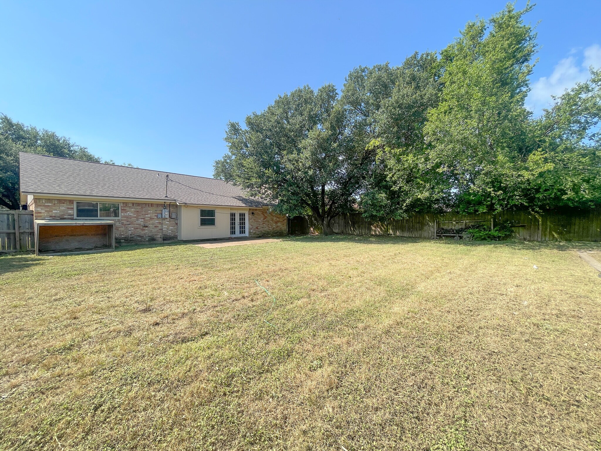 Building Photo - 312 Cedarwood Ln