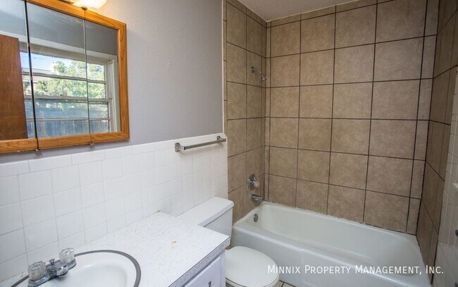 Building Photo - 5414 6th St