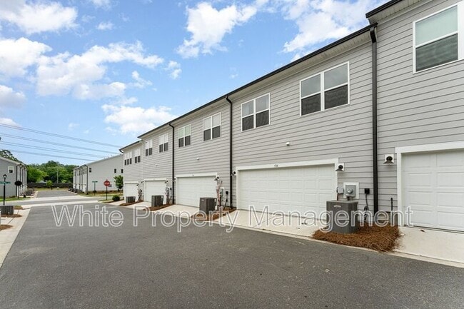 Building Photo - 514 Myrick Aly
