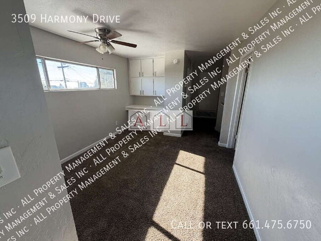 Building Photo - 3509 Harmony Dr