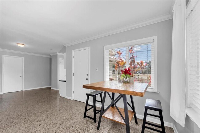 Building Photo - 3623 W Gray St