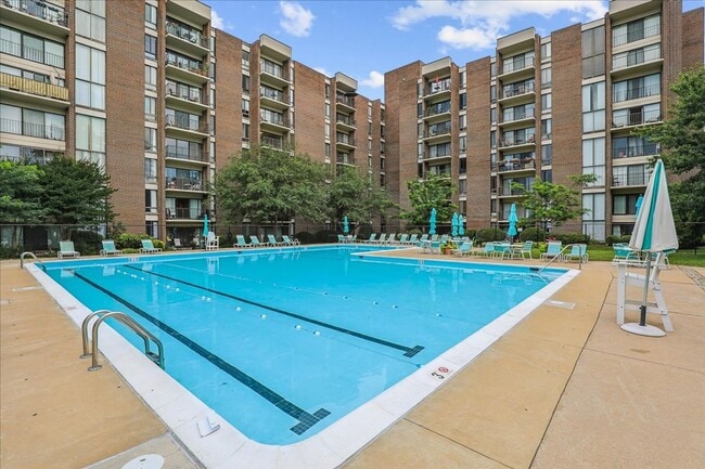Building Photo - 9907 Blundon Dr