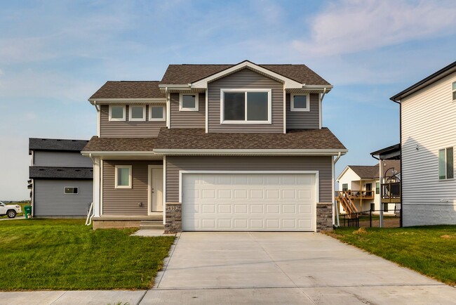 Primary Photo - "Prime Living: A Spacious Haven with Fence...