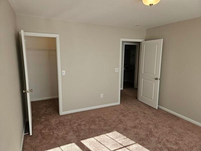 Building Photo - Chapin Home