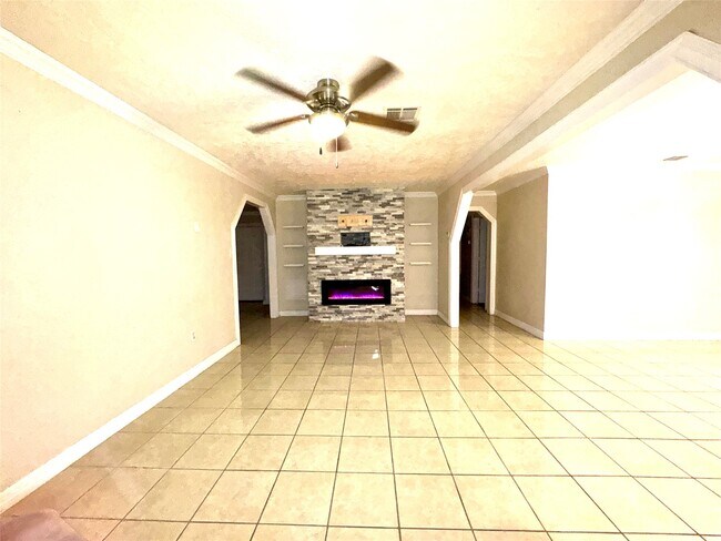 Building Photo - 2134 Rainy River Dr