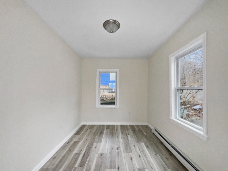 Building Photo - 8-10 Varnum St