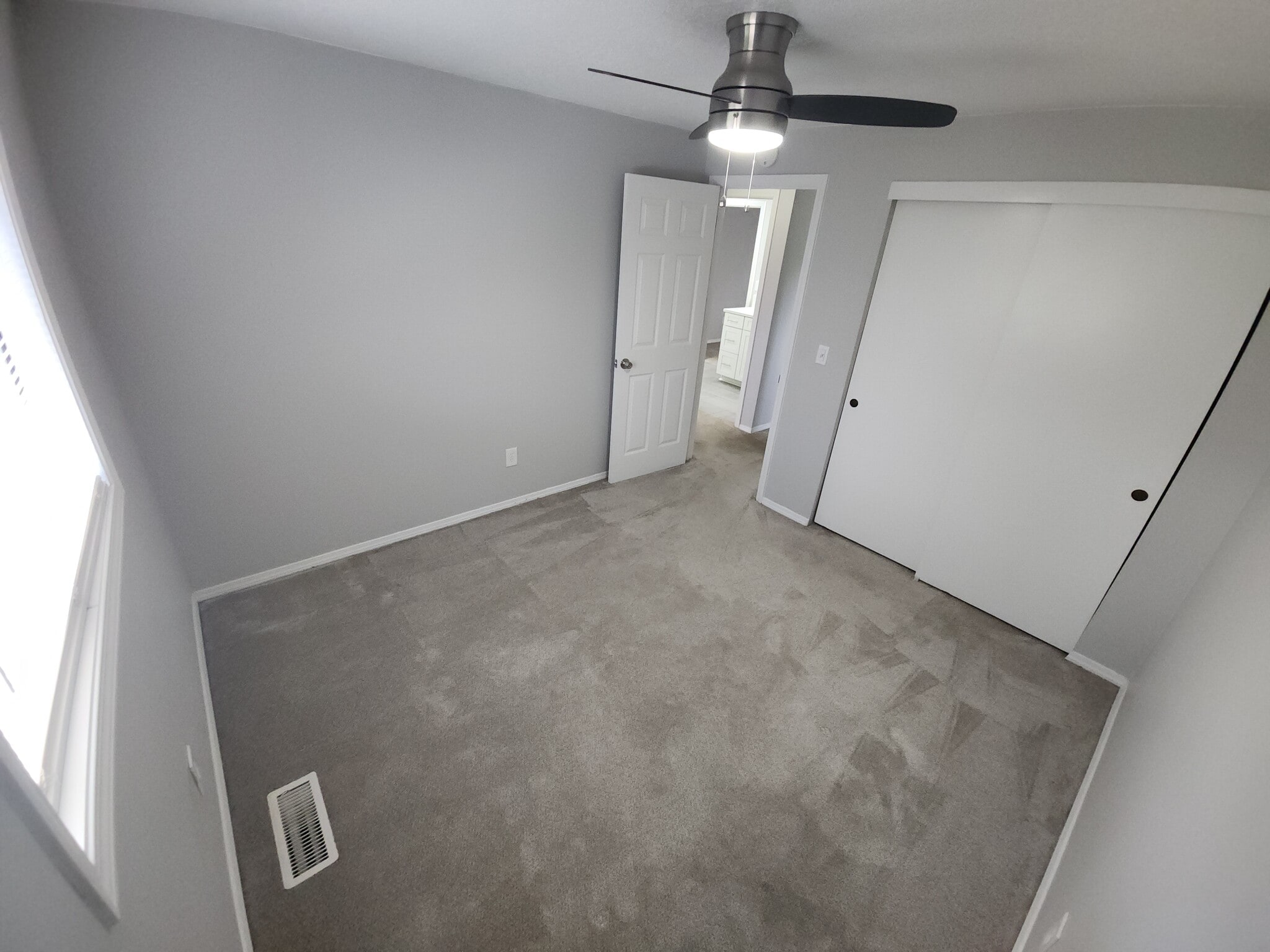 Building Photo - 38 NE 143rd Ave