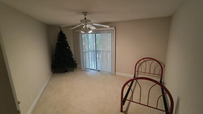 Building Photo - 423 Brightwood Dr