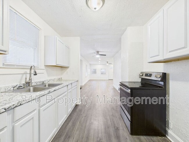 Building Photo - 1513 Rowland Ave