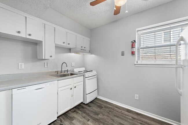 Interior Photo - BALTIMORE PLAZA