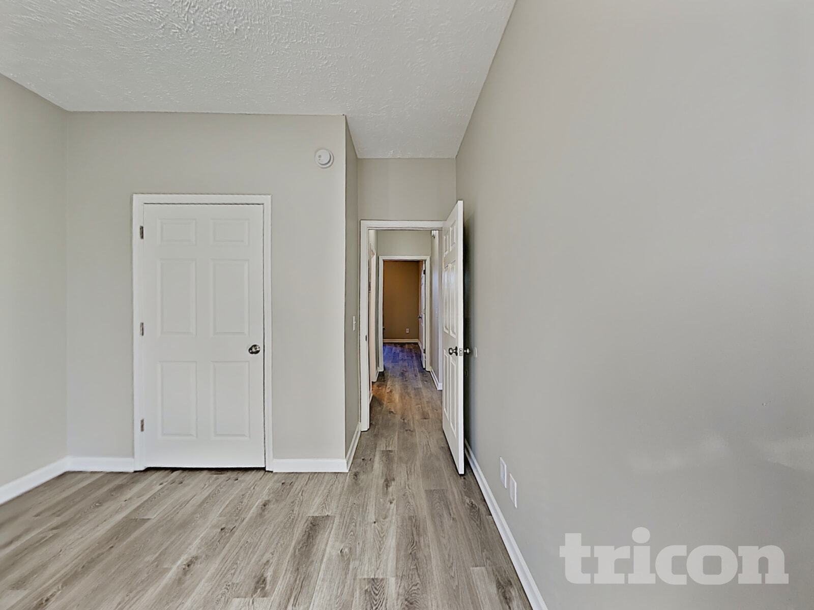 Building Photo - 407 Barking Dr