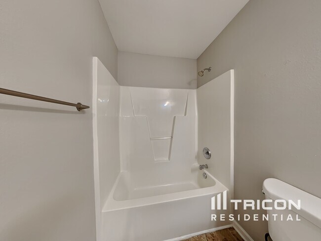Building Photo - 6716 Commack Dr