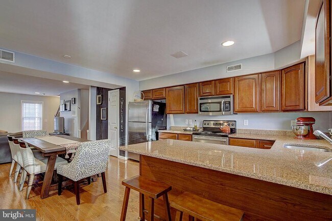 Building Photo - 2684 Tilton St