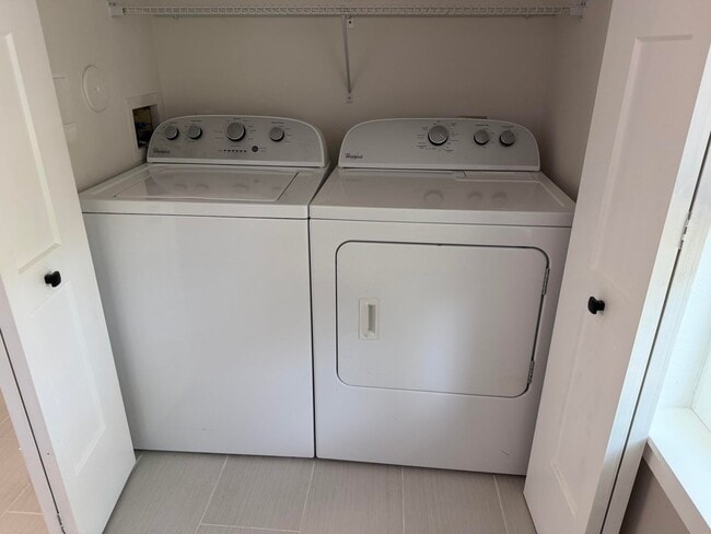 Building Photo - 117 Yacht Club Way