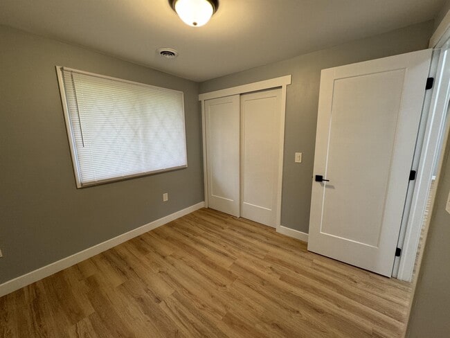 Building Photo - 62 Golden Rod Ln