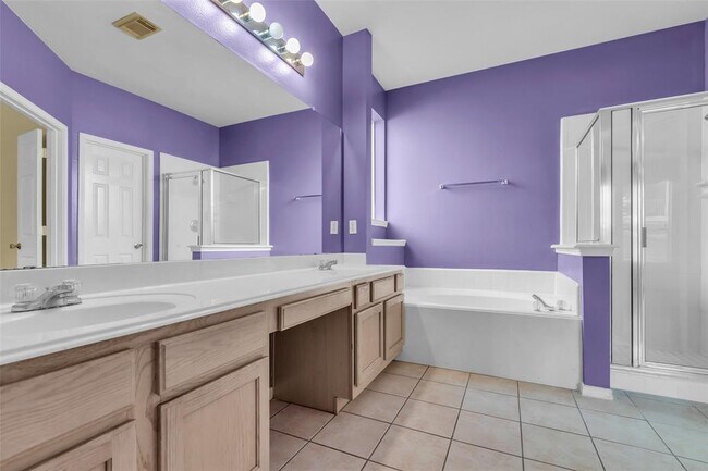 Building Photo - 16343 Mellow Oaks Ln