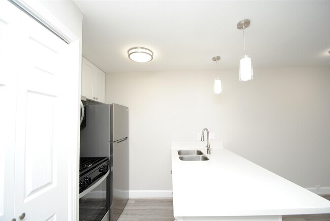 Building Photo - 2515 Yoakum Blvd