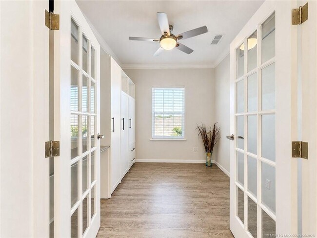Building Photo - 252 NE Ebbtide Way