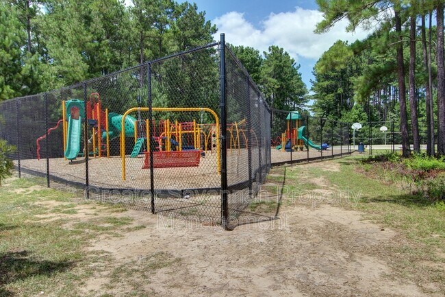 Building Photo - 141 Nandina Wy