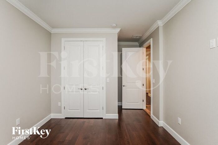 Building Photo - 6702 Cocos Dr