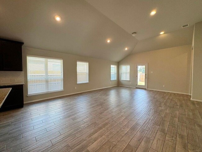 Building Photo - 295 Rimrock Ct