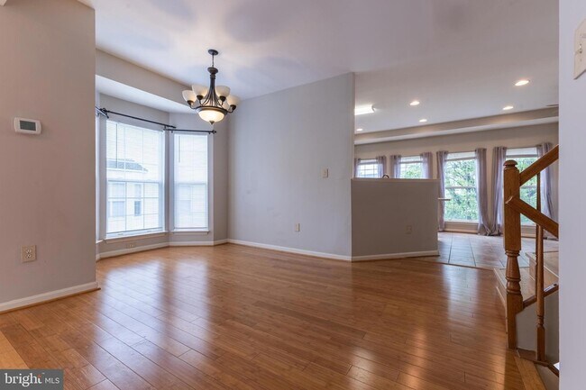 Building Photo - 20283 Glenrobin Terrace