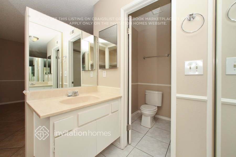 Building Photo - 3186 E Radcliffe Ave