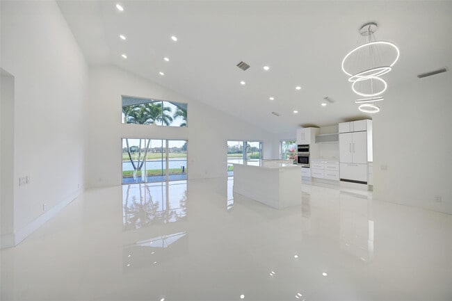 Building Photo - 6014 Golf Villas Dr