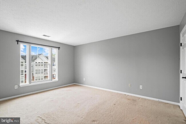 Building Photo - 611 Himes Ave