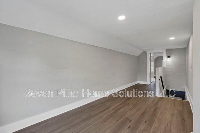 Building Photo - 1544 Granville St