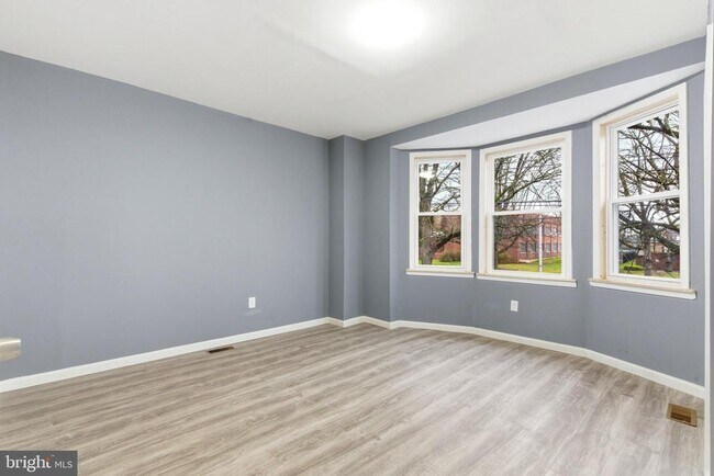 Building Photo - 111 Hanover Dr
