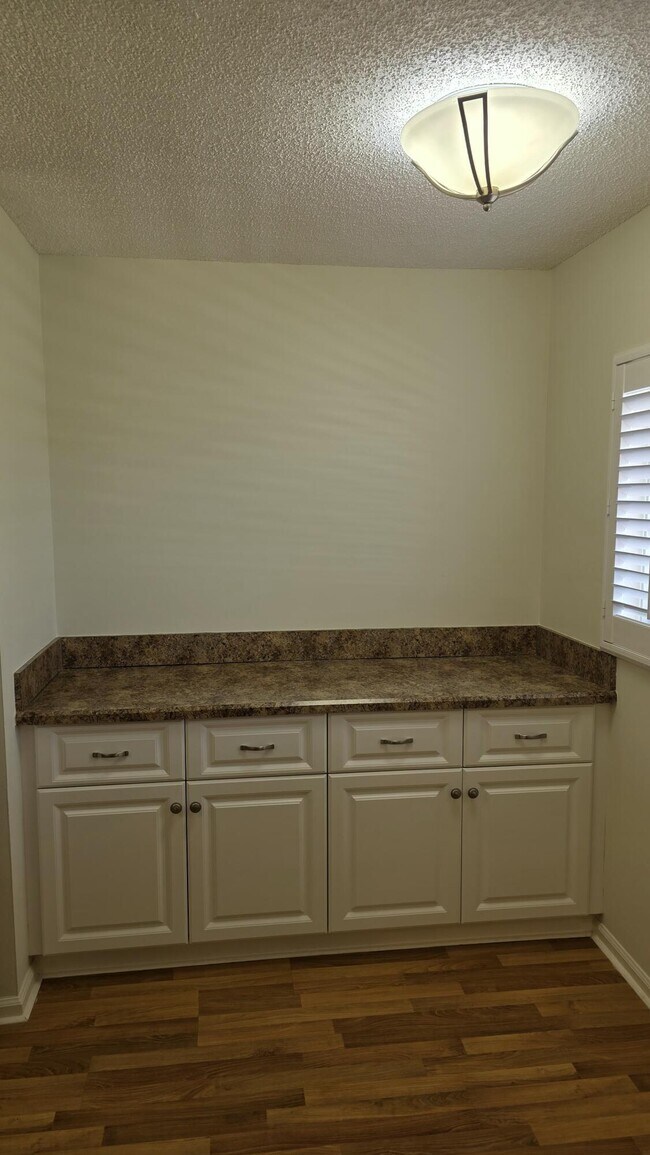 Building Photo - 23305 Barwood Ln N