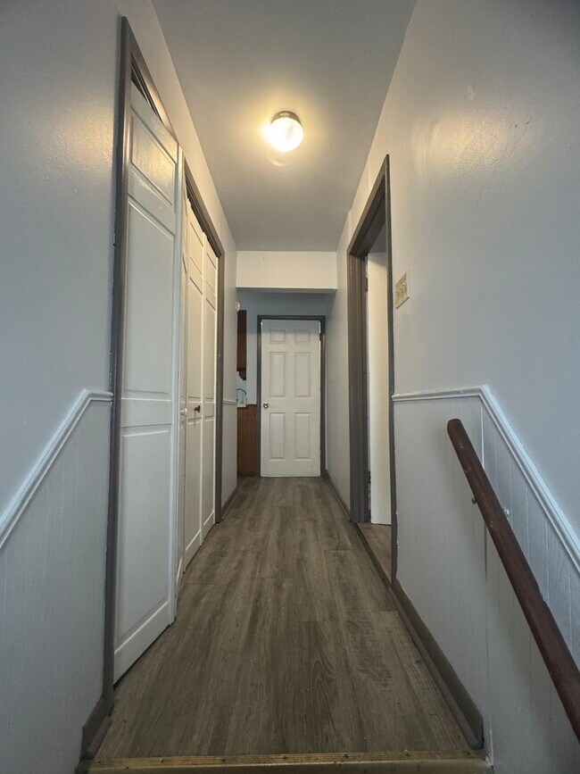 Building Photo - 27 W 155th Pl