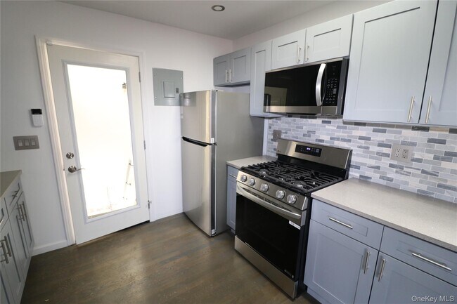 Building Photo - 153 US-9W