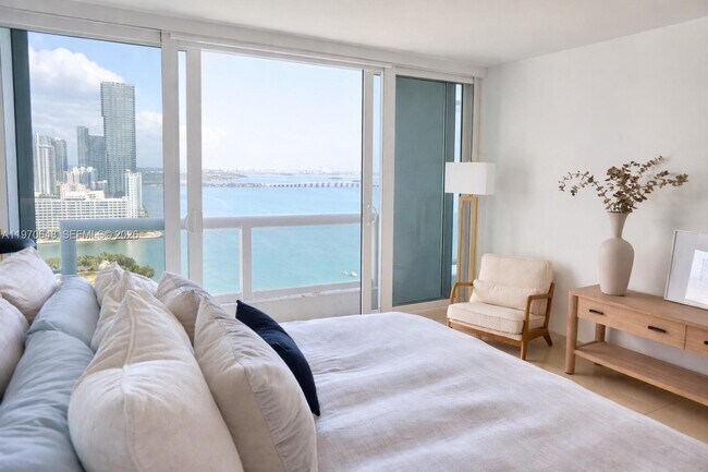 Building Photo - 1717 N Bayshore Dr