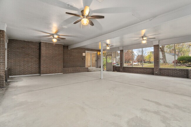 Building Photo - 4612 NW Bramble Trail
