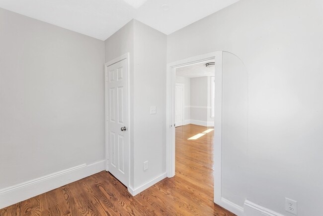 Building Photo - 419 Poplar St